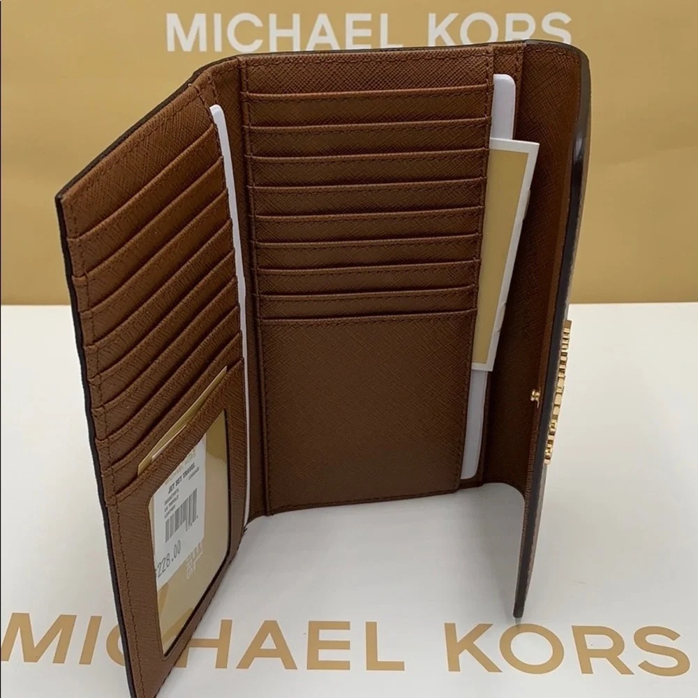 Michael Kors Jet Set Travel Lg Trifold Wallet